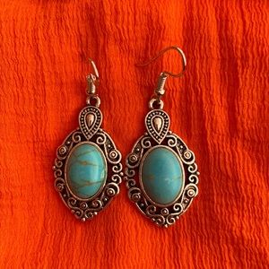 Beautiful turquoise earrings - great design